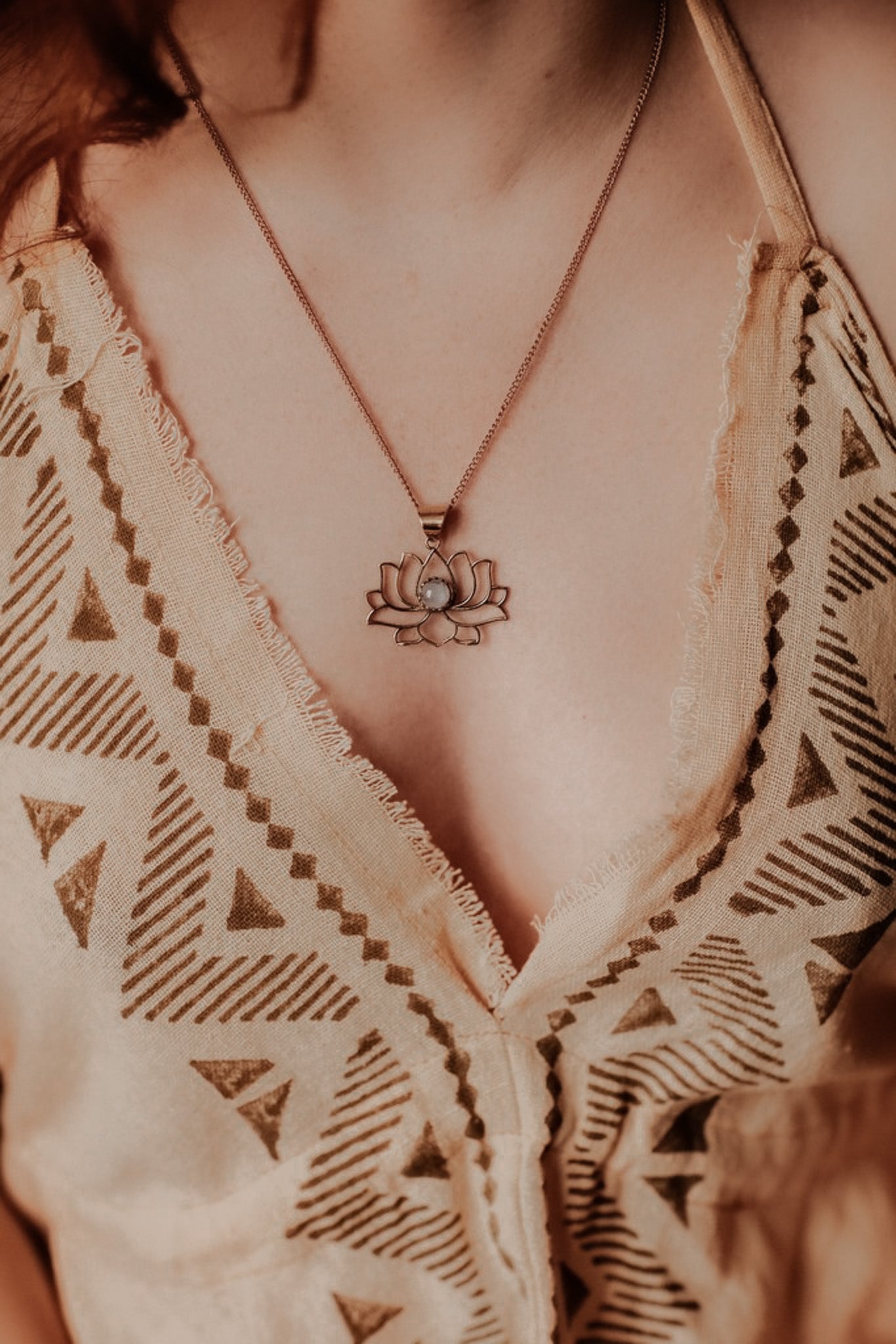 Pendentif lotus pierre de lune