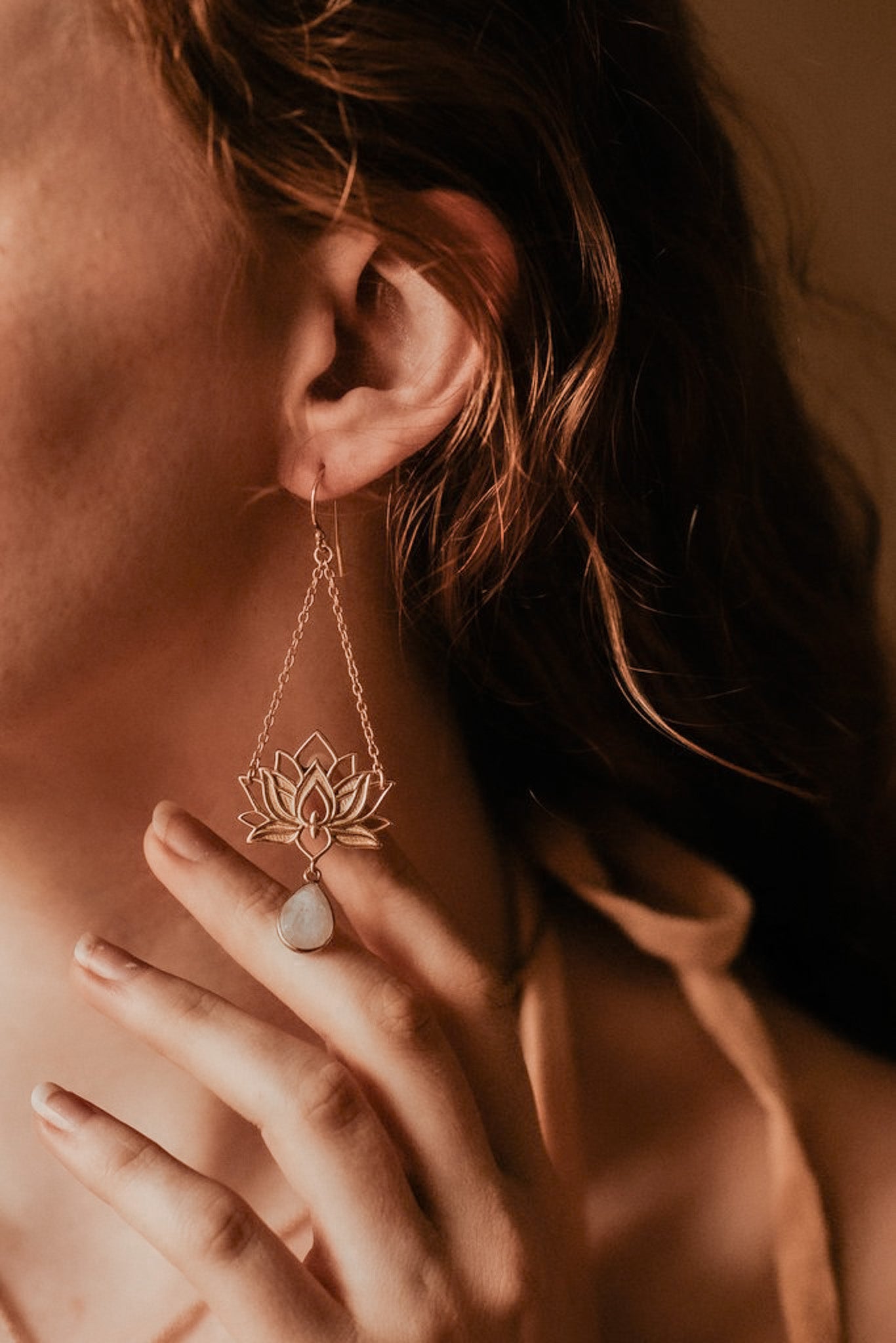 Lotus pendantes