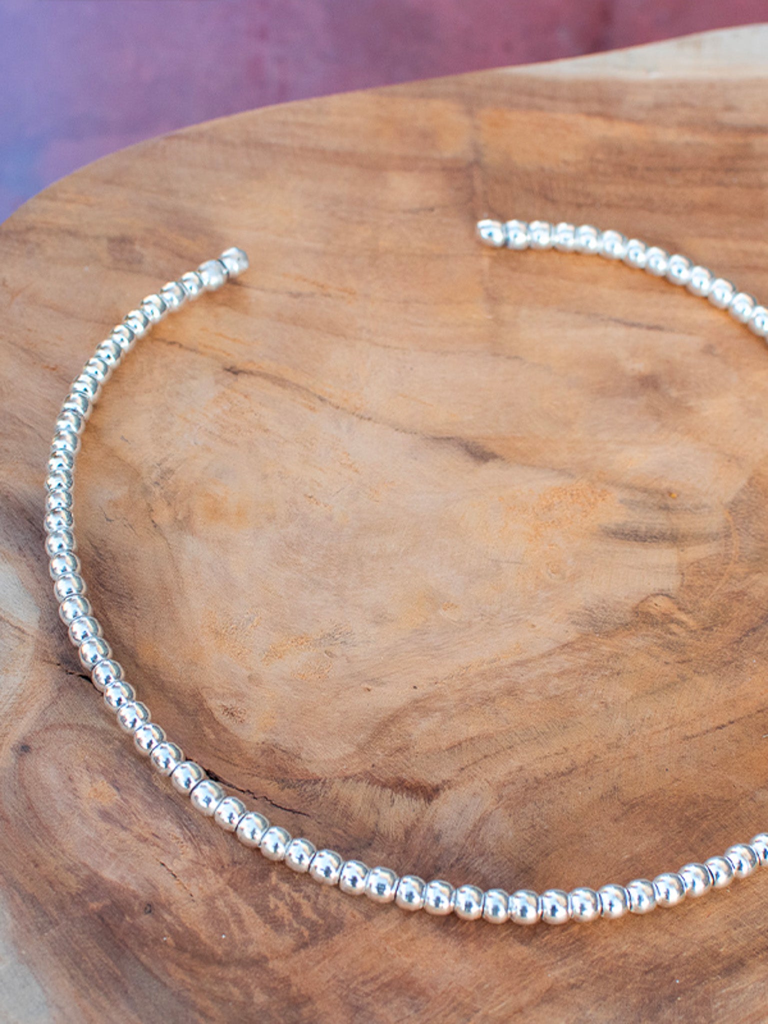 Collier torque perlé