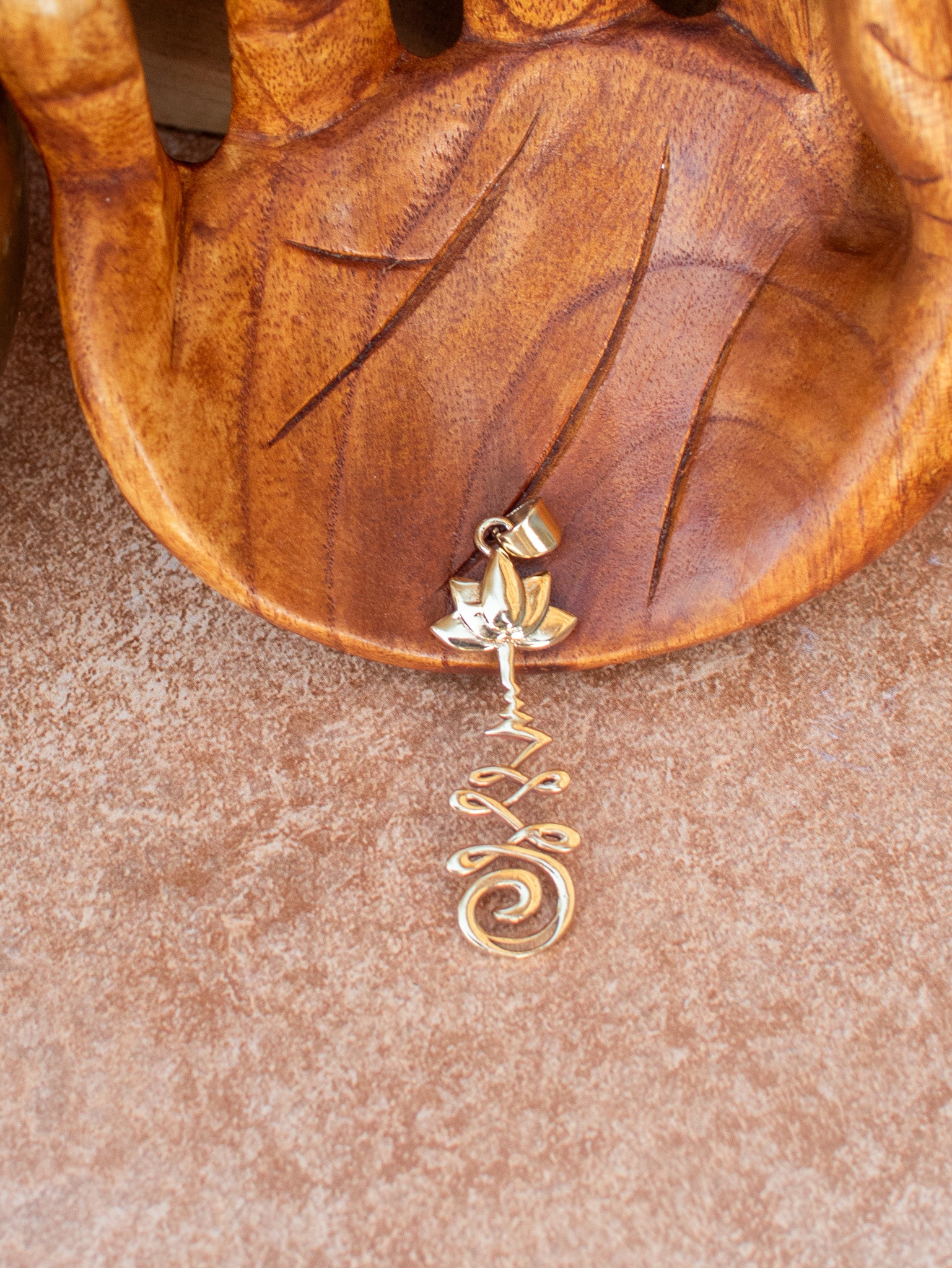 Pendentif lotus