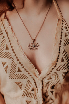 Pendentif lotus pierre de lune