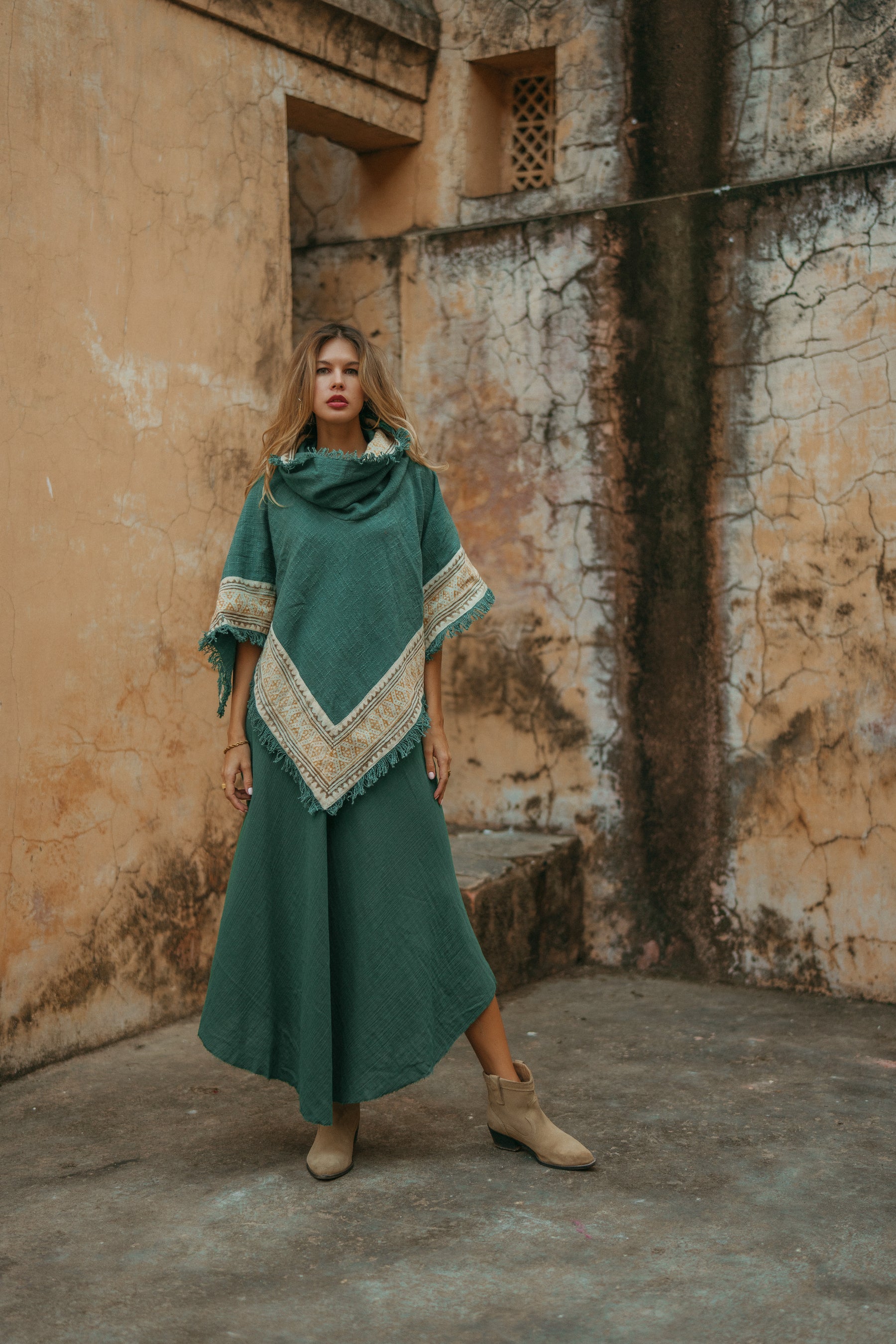 Poncho grande encolure