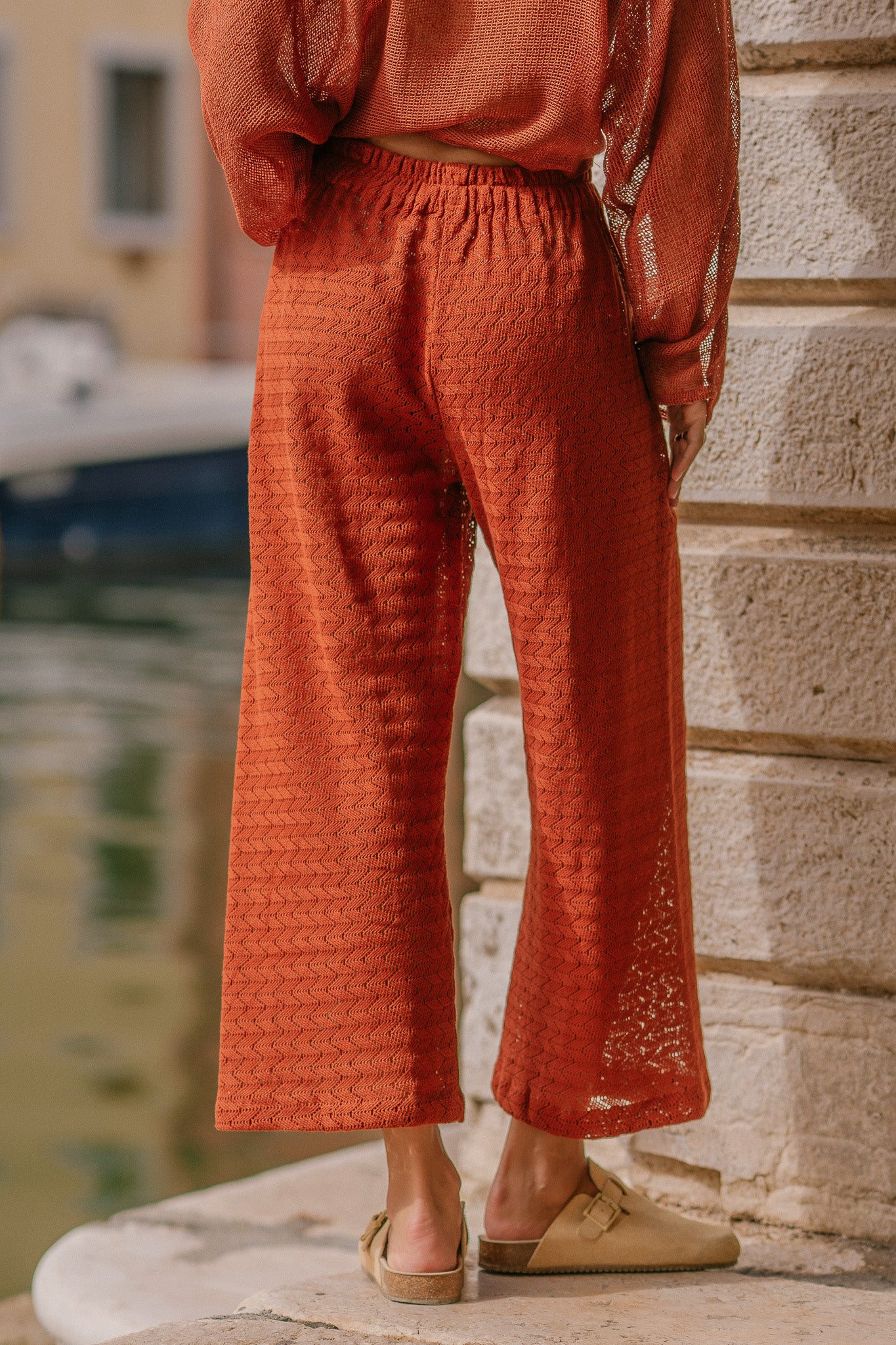 Pantalon en crochet