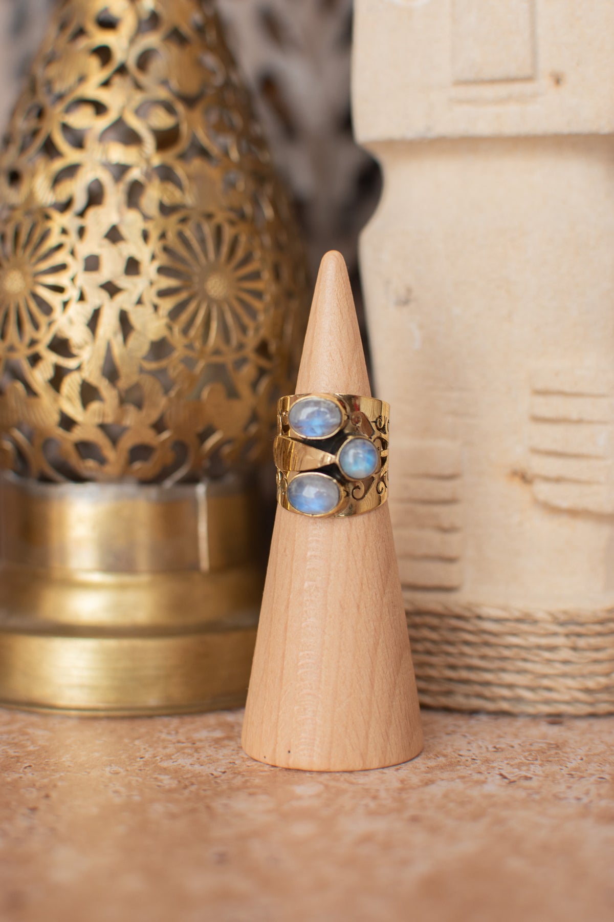 Trío de anillo de piedra lunar
