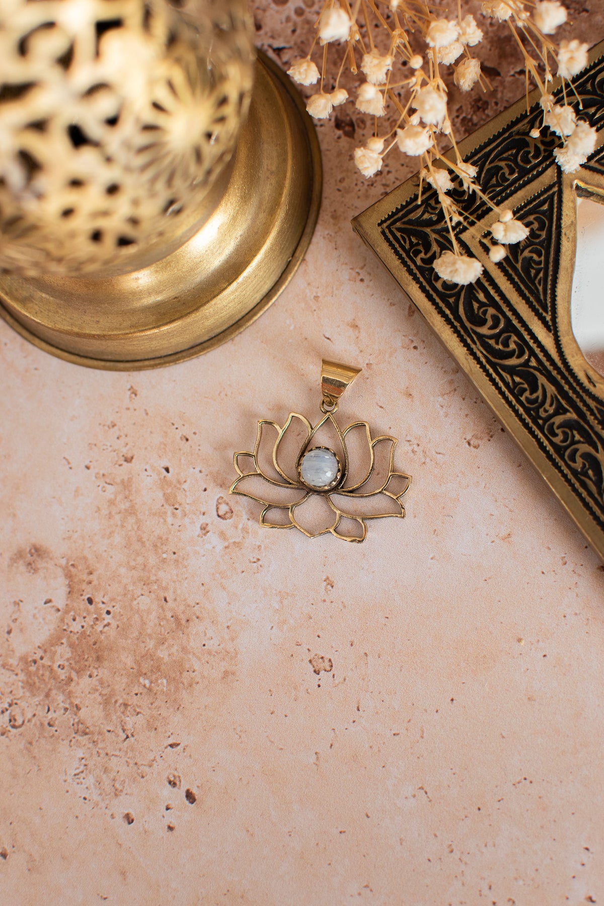 Pendentif lotus pierre de lune