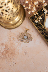 Pendentif lotus pierre de lune