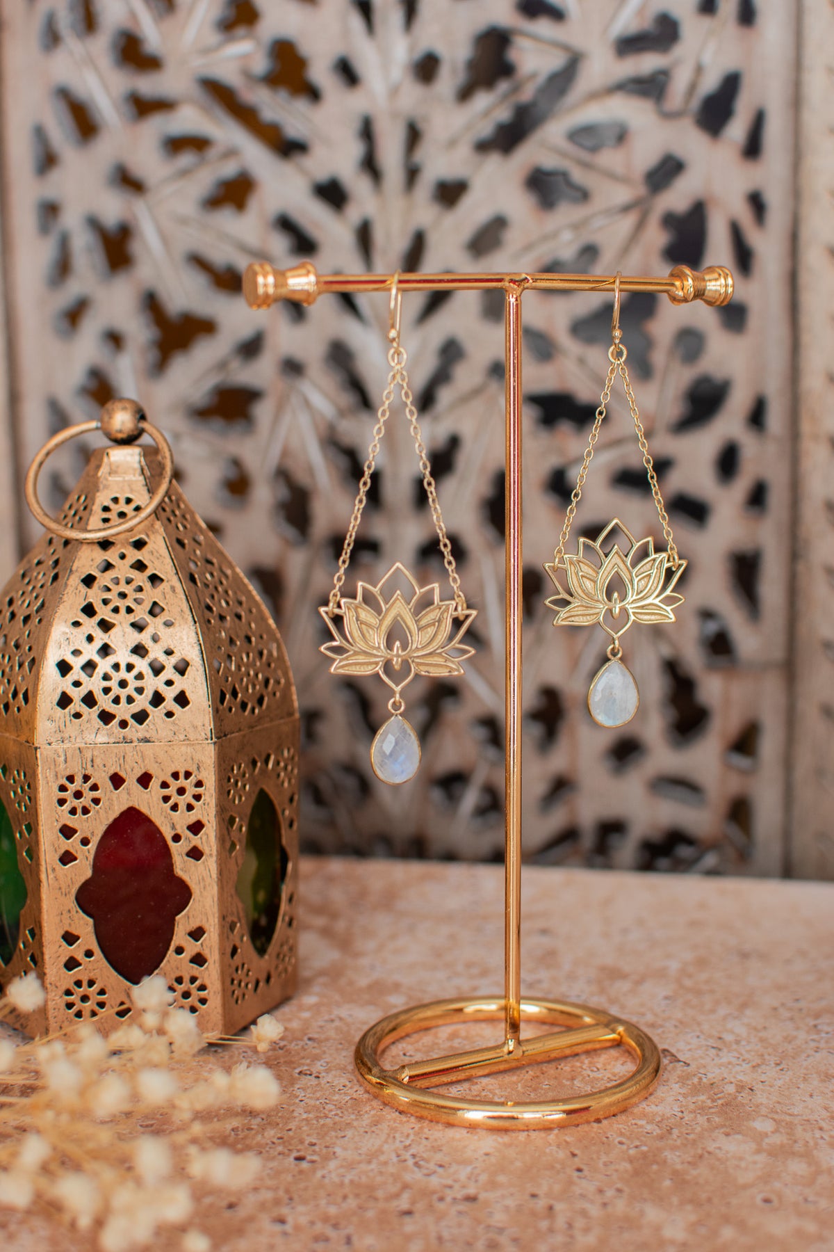 Lotus pendantes